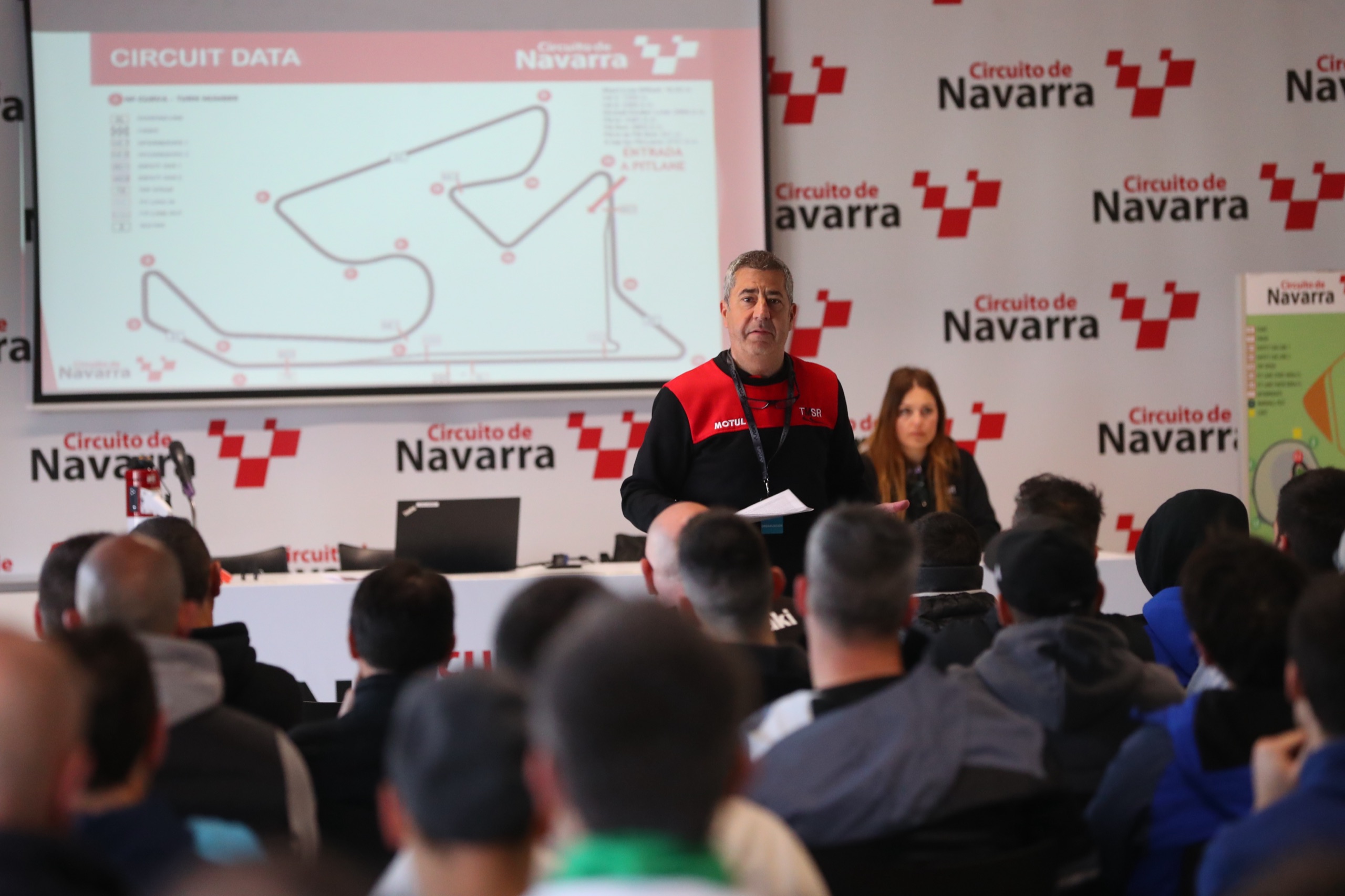 Briefing de TMSR antes de rodar en el Circuito de Navarra